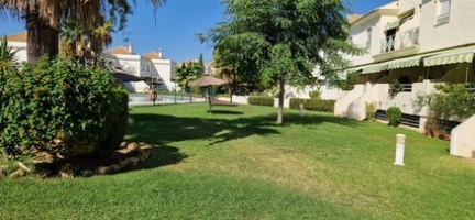 Casa adosada de 2 plantas en Nuevo Portil, con acceso directo a la piscina, terraza privada, 2 dormitorios y aire acondicionado. Ideal para vacaciones o estancias prolongadas.
Casa adosada de 2 plantas en Nuevo Portil, con acceso directo a la piscina, terraza privada, 2 dormitorios y aire acondicionado. Ideal para vacaciones o estancias prolongadas.
