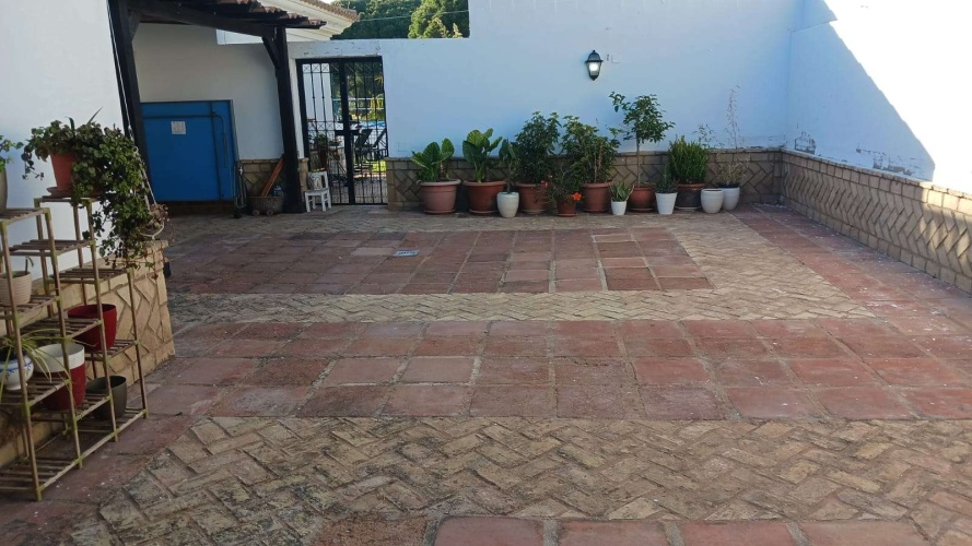 chalet en nuevo portil, chalet con piscina huelva, casa en la playa, chalet con jardín, venta casa huelva, alquiler vacacional nuevo portil, inmobiliaria el rompido, vivienda de lujo andalucía