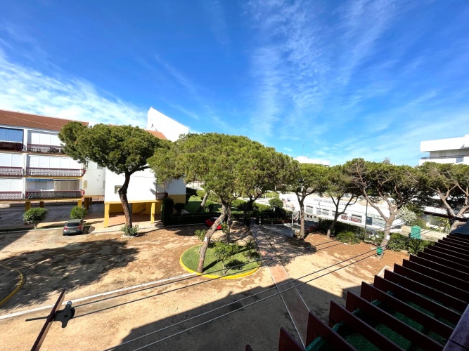 alquiler piso el portil, primera línea playa, apartamento con balcón, alquiler costa de la luz, cartaya, piso con parking, alquiler vacacional, playa del portil, vivienda familiar

